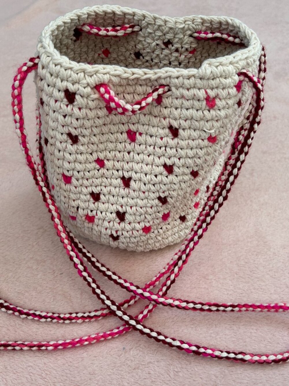 DISCOUNT shipping until 10:30 EST. Crochet Bucket Crossbody Bag